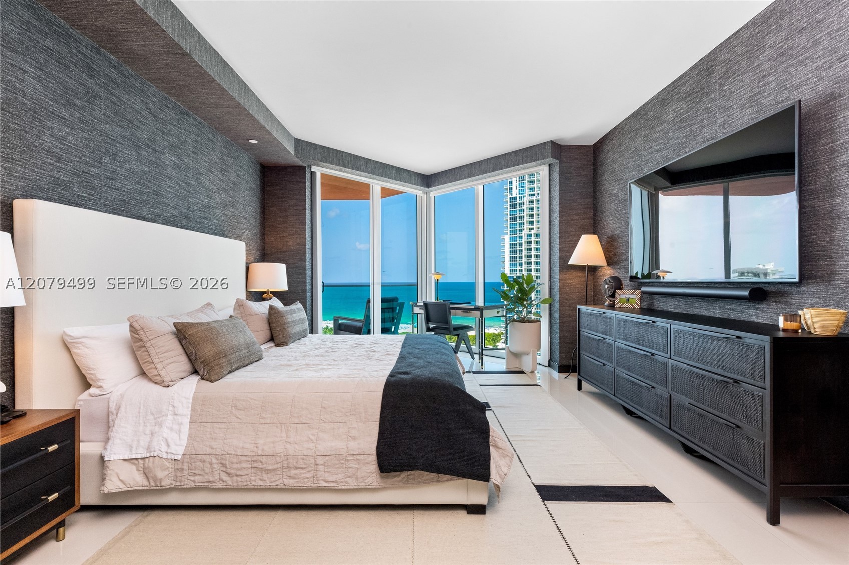 300 S Pointe Dr #2005, Miami Beach FL 33139