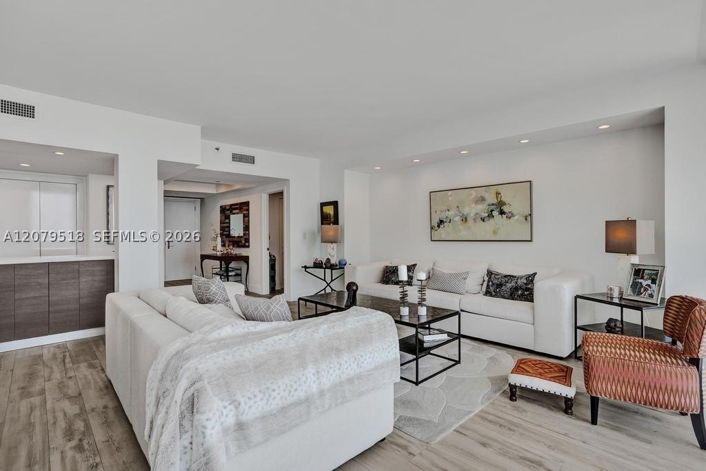 20281 E Country Club Dr #2314, Aventura FL 33180