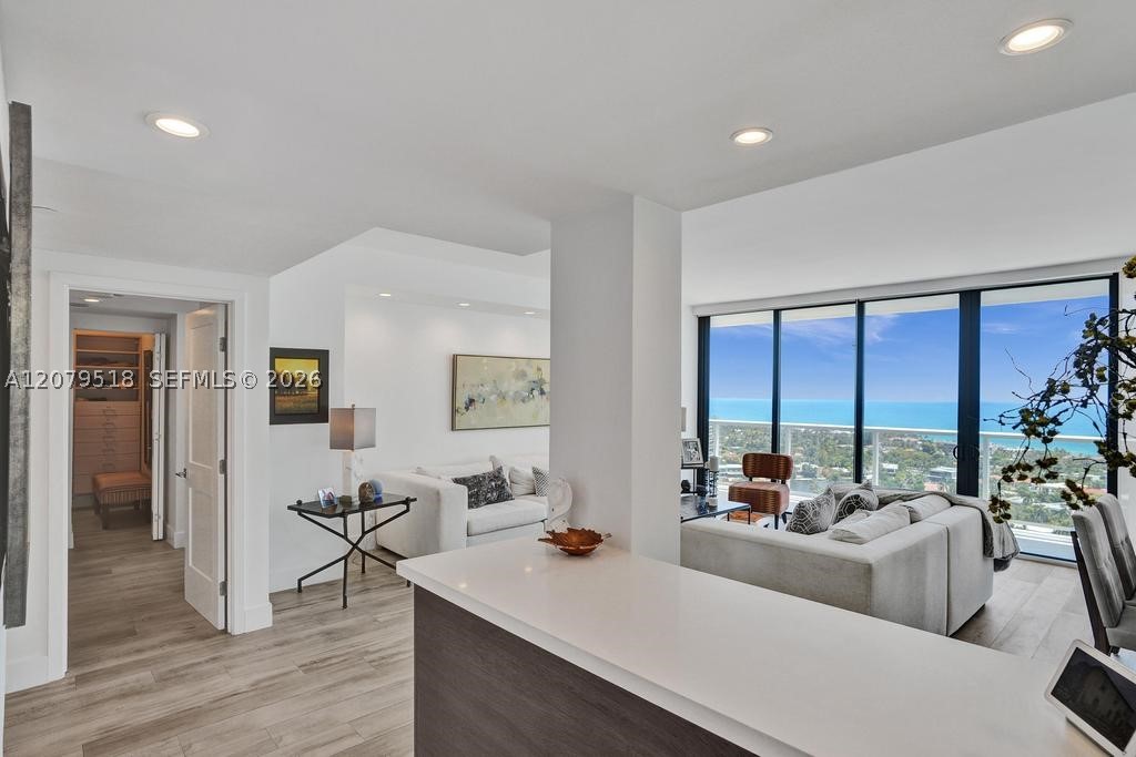 20281 E Country Club Dr #2314, Aventura FL 33180