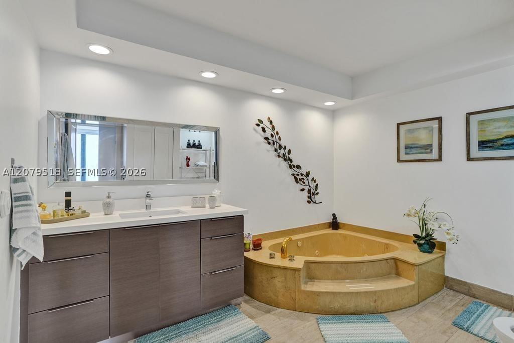 20281 E Country Club Dr #2314, Aventura FL 33180