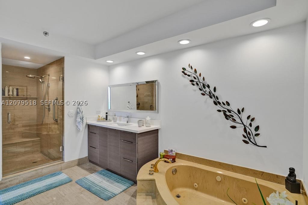 20281 E Country Club Dr #2314, Aventura FL 33180