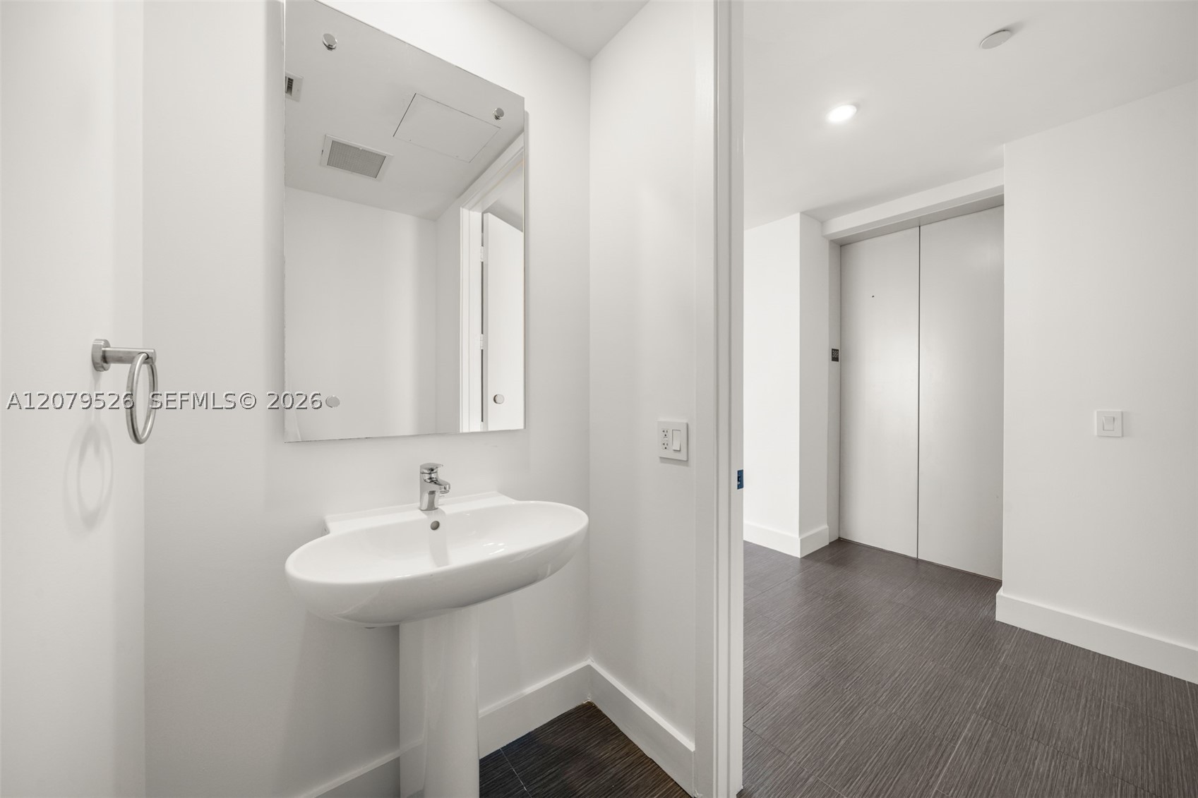 1100 Biscayne Blvd #3805, Miami FL 33132