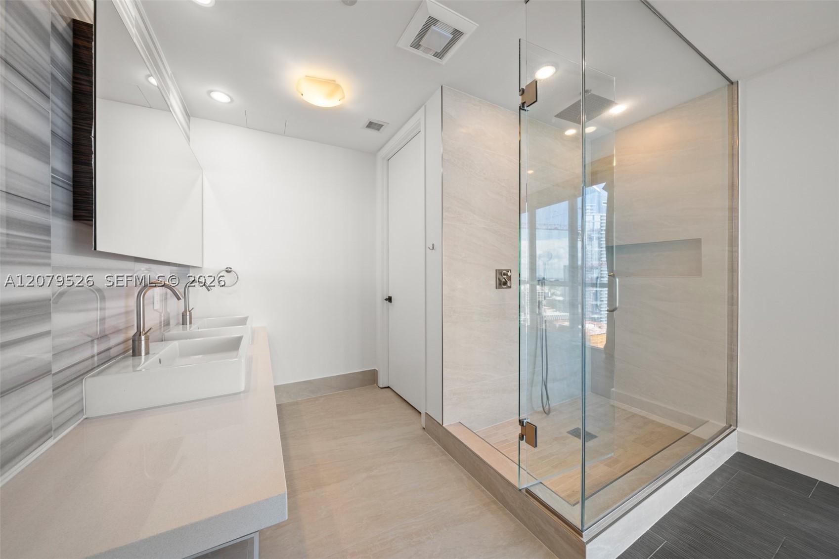 1100 Biscayne Blvd #3805, Miami FL 33132