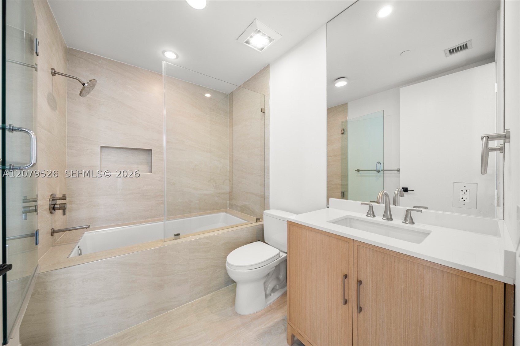 1100 Biscayne Blvd #3805, Miami FL 33132