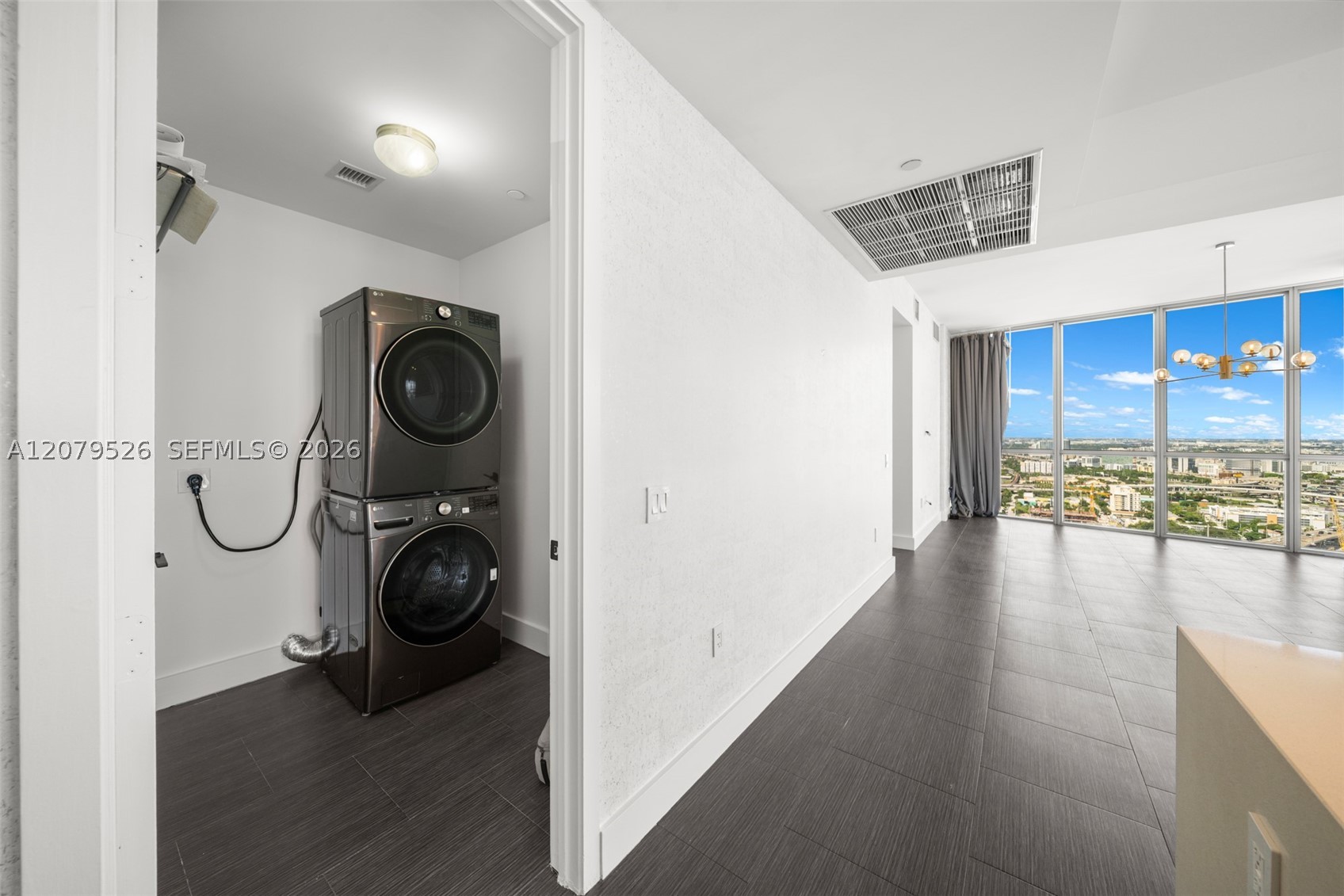 1100 Biscayne Blvd #3805, Miami FL 33132