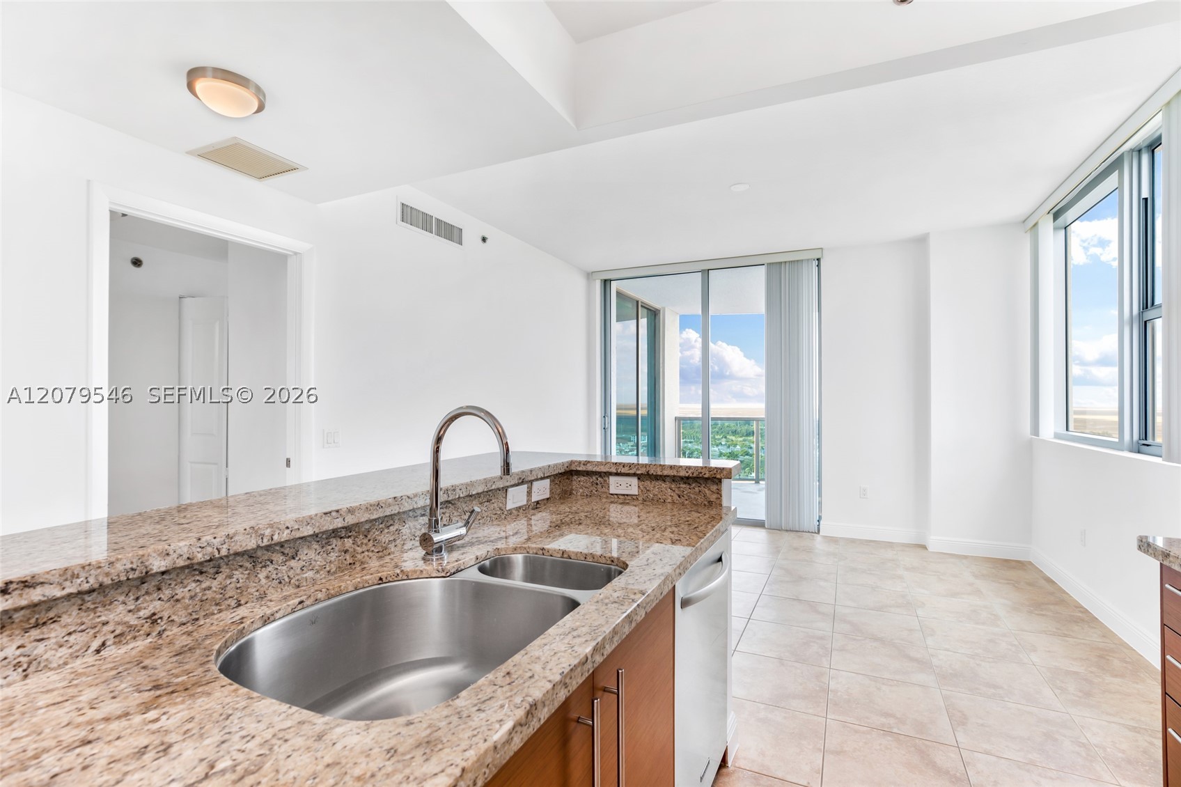 2641 N Flamingo Rd #2608N, Sunrise FL 33323
