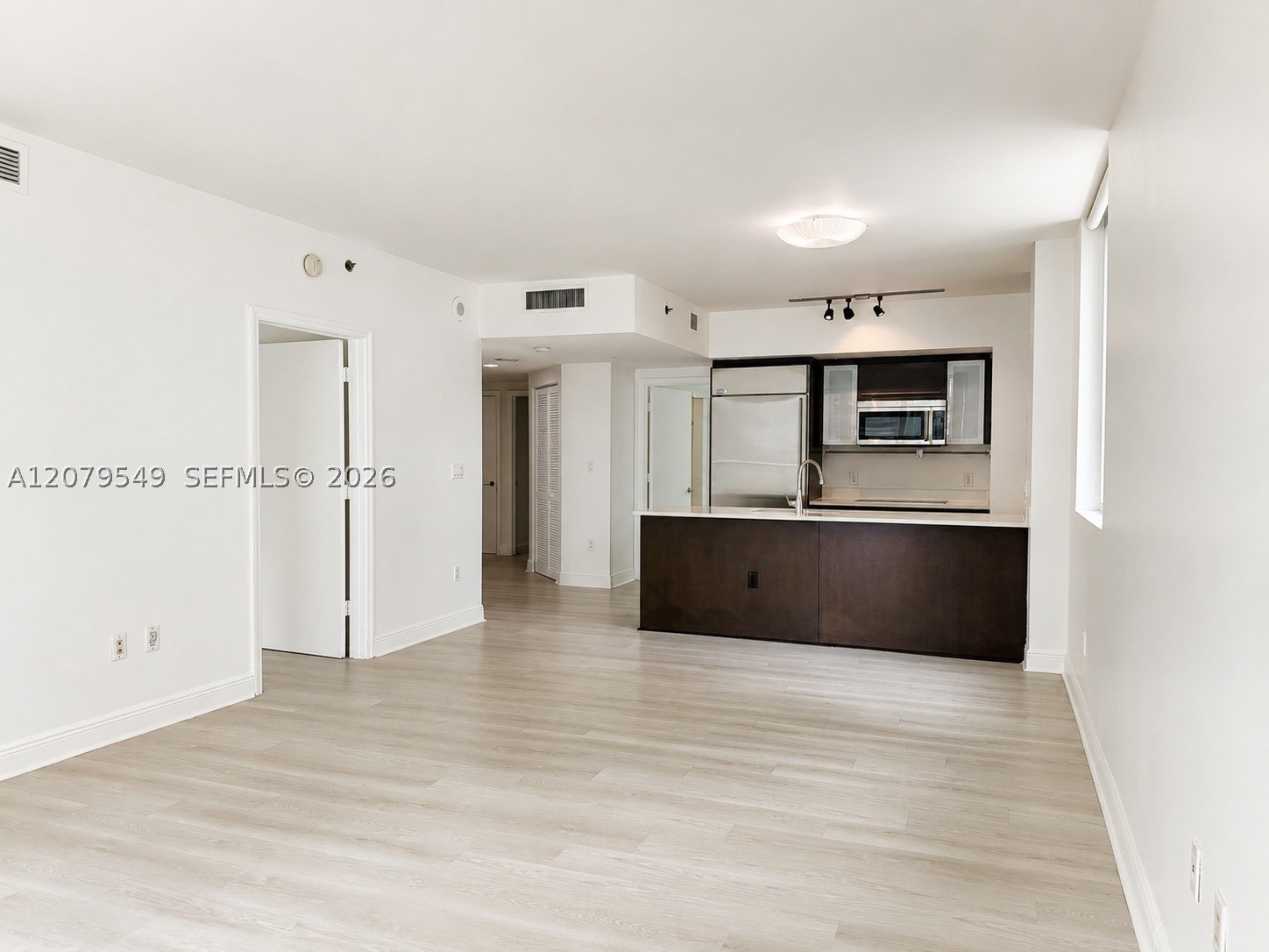 55 SE 6th St #1510, Miami FL 33131