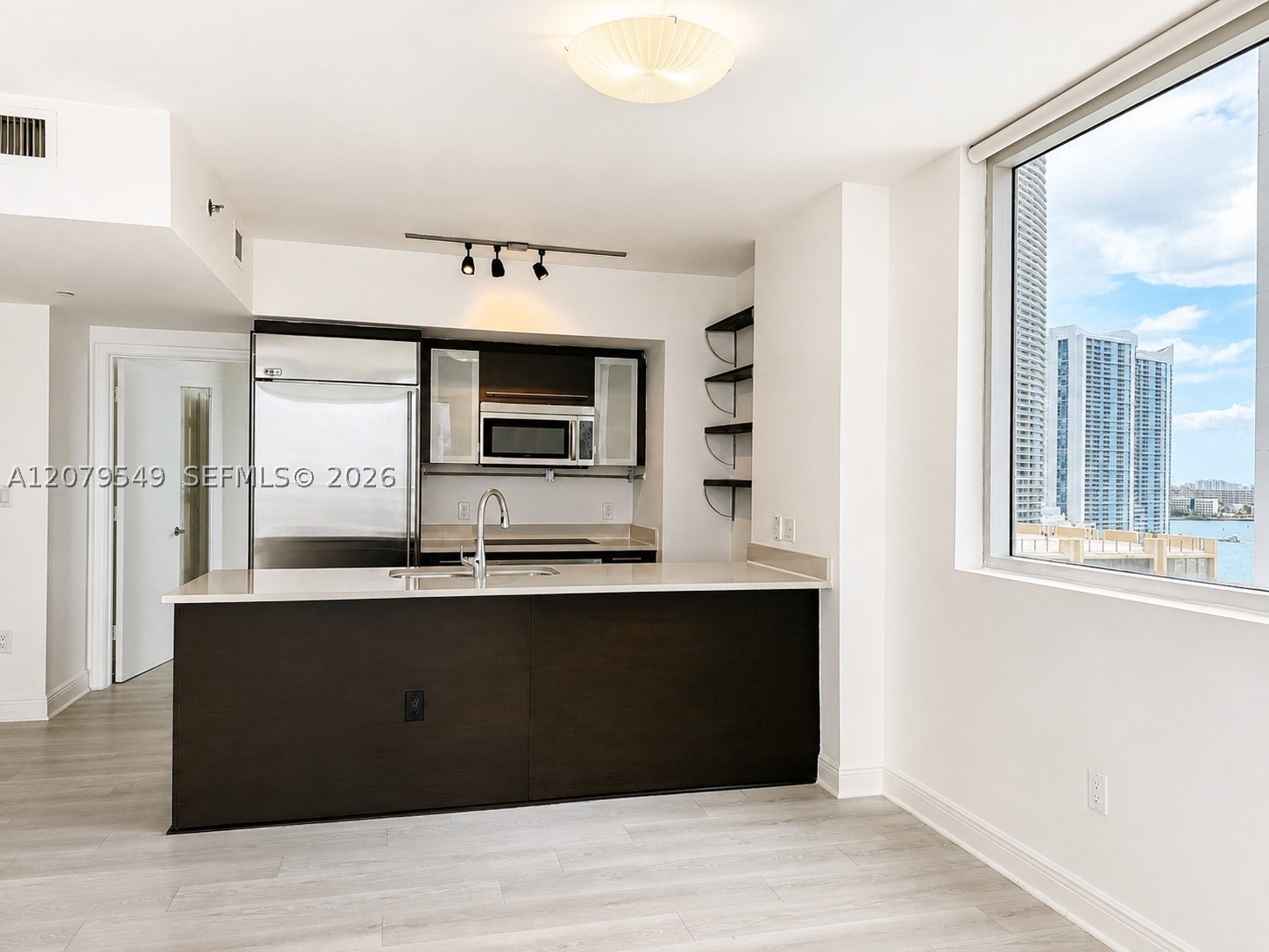 55 SE 6th St #1510, Miami FL 33131