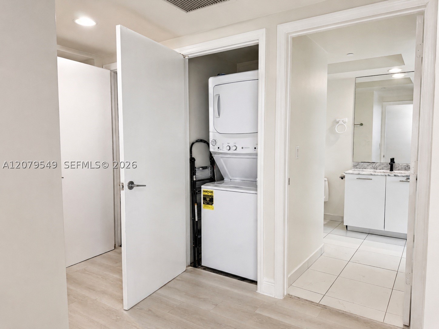 55 SE 6th St #1510, Miami FL 33131