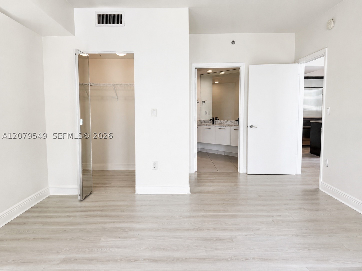 55 SE 6th St #1510, Miami FL 33131