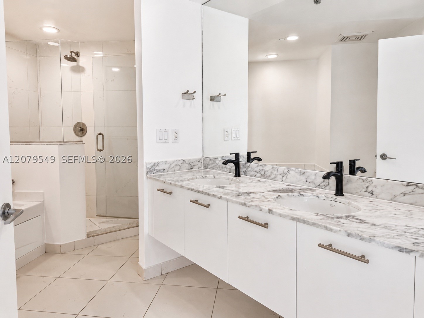 55 SE 6th St #1510, Miami FL 33131