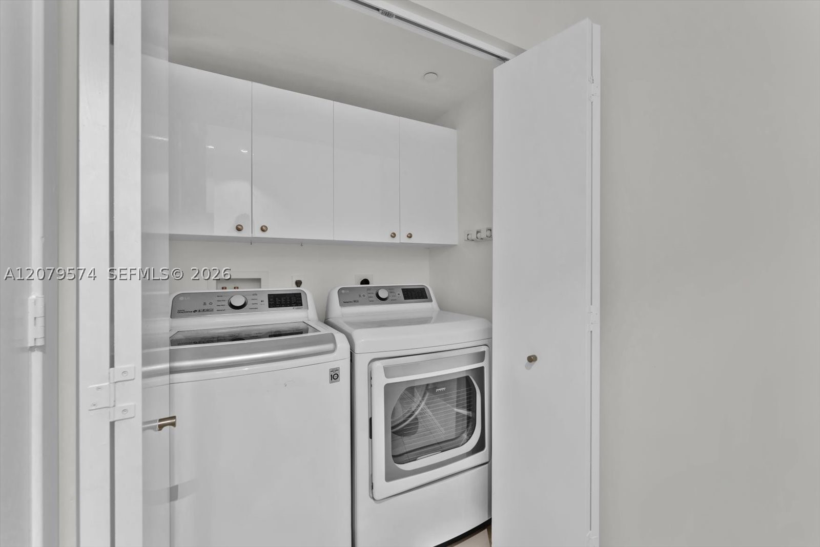 901 Brickell Key Blvd #609, Miami FL 33131