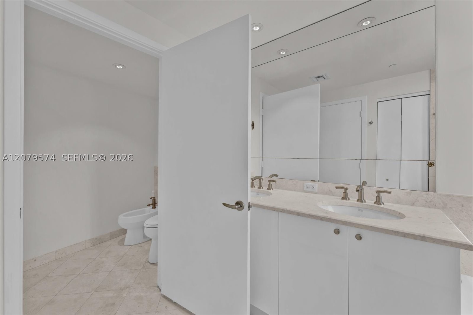 901 Brickell Key Blvd #609, Miami FL 33131