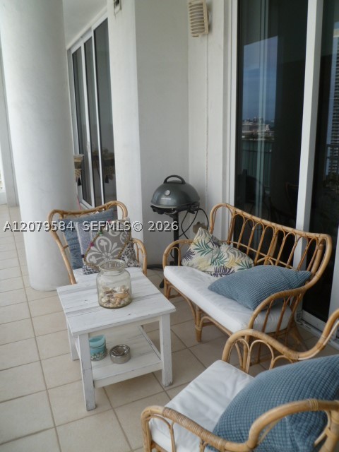 801 Brickell Key Blvd #2110, Miami FL 33131