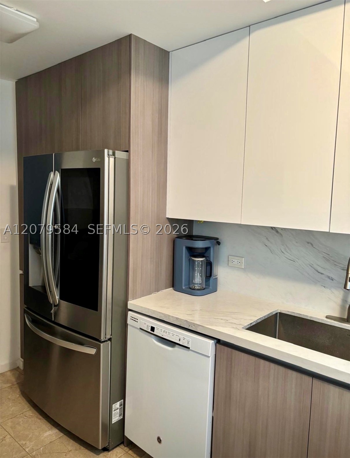 801 Brickell Key Blvd #2110, Miami FL 33131