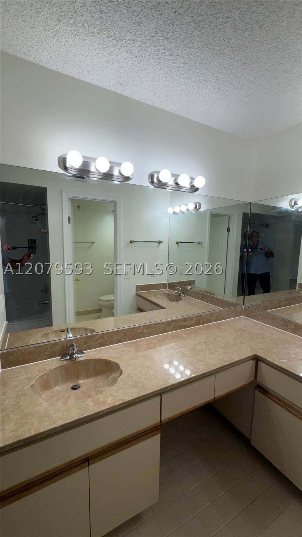 Coral Gables FL 33134 - A12079593
