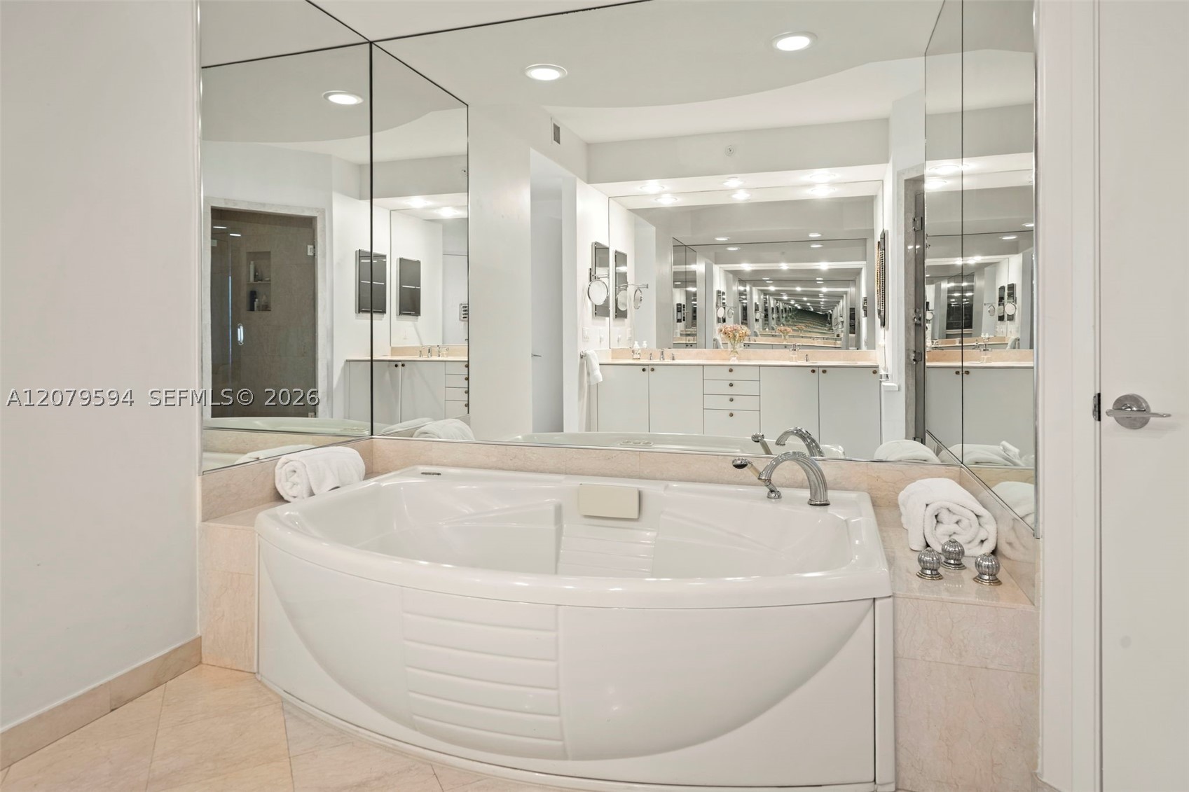 789 Crandon Blvd #1603, Key Biscayne FL 33149