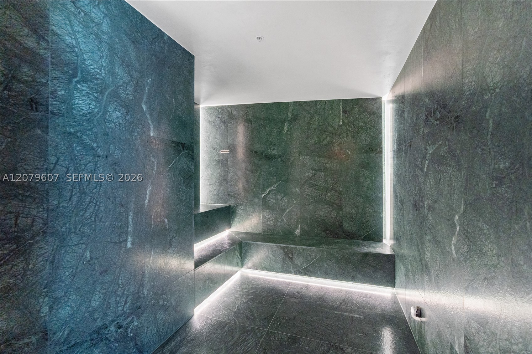 1400 Biscayne Blvd #804, Miami FL 33132