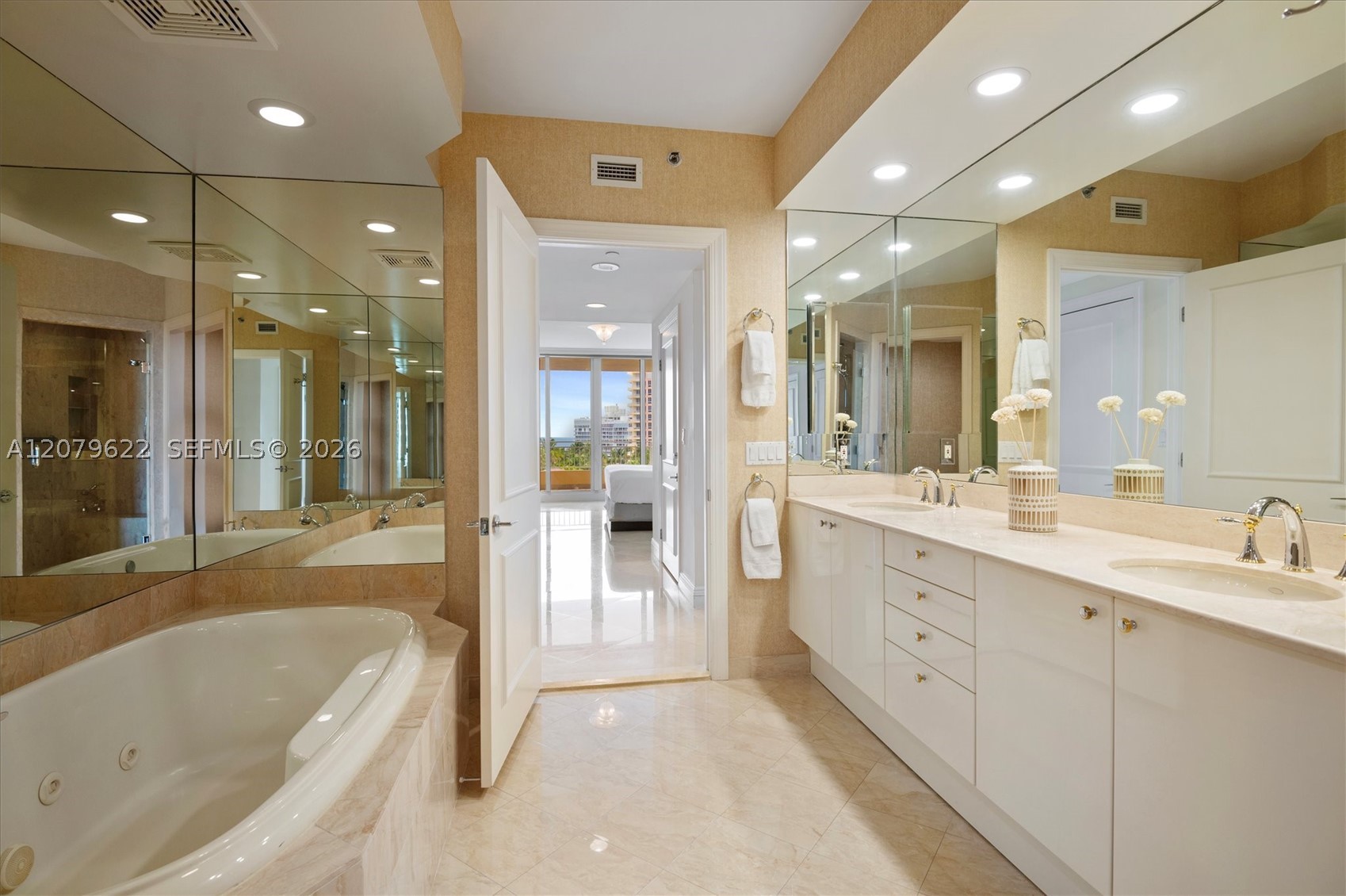 791 Crandon Blvd #704, Key Biscayne FL 33149