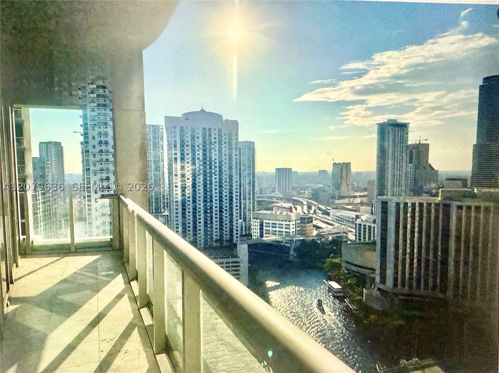 475 Brickell Ave #2915, Miami FL 33131