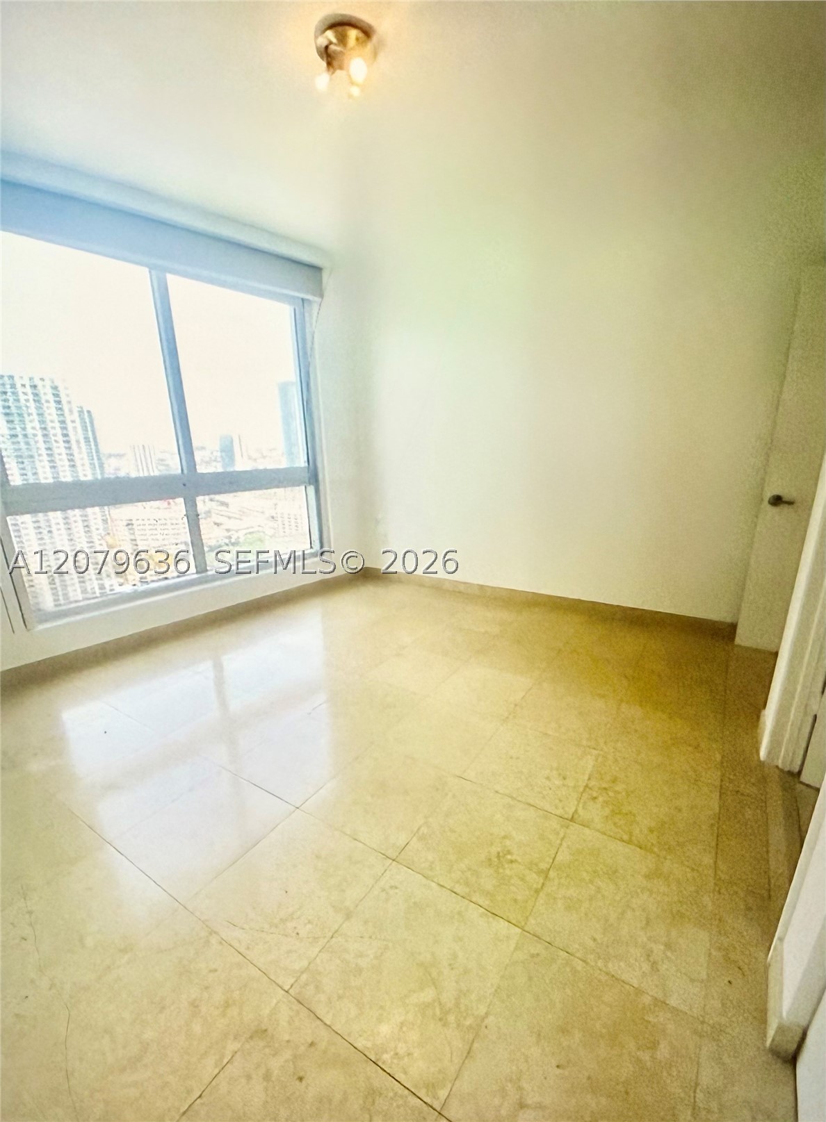 475 Brickell Ave #2915, Miami FL 33131