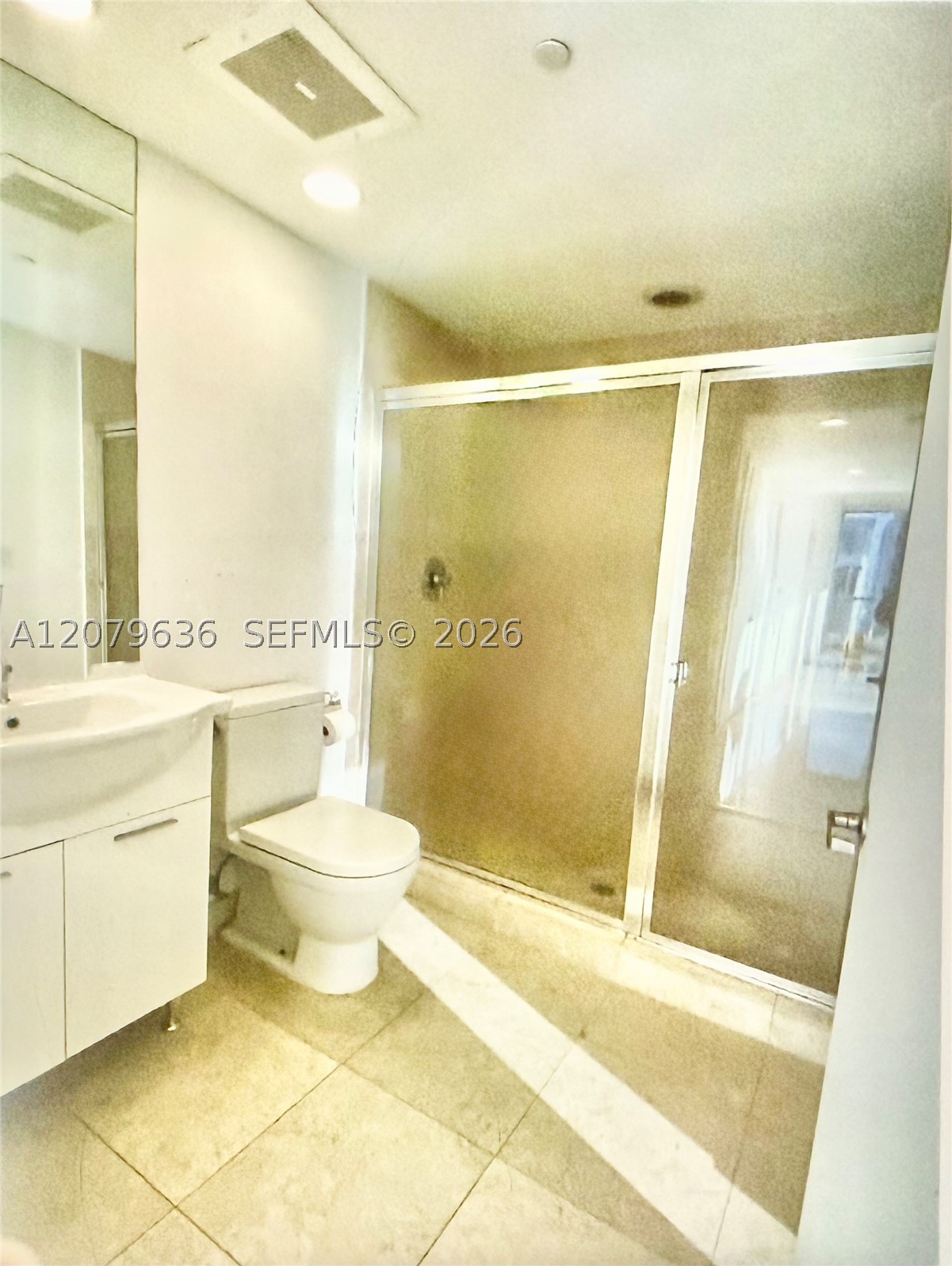 475 Brickell Ave #2915, Miami FL 33131