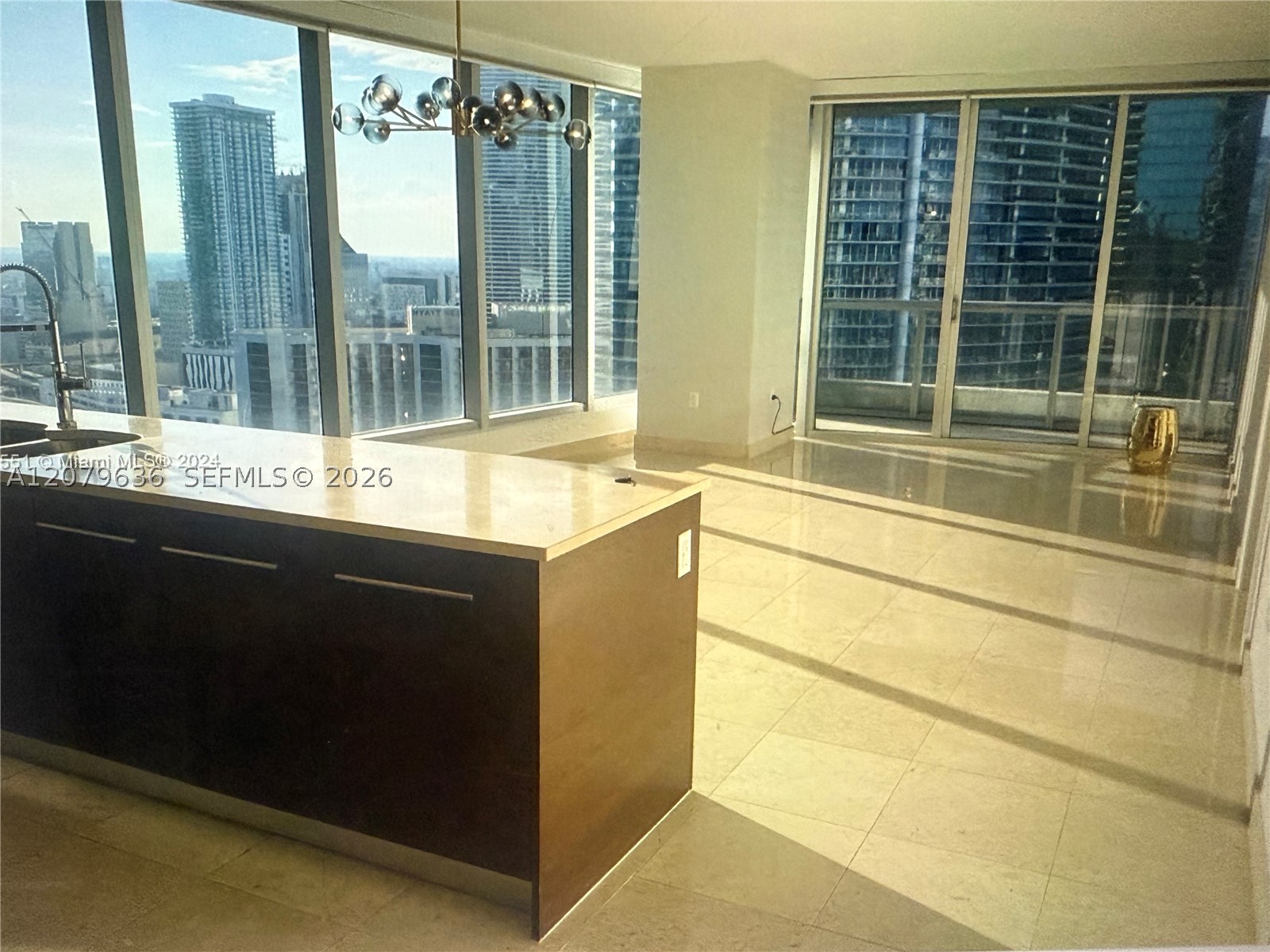 475 Brickell Ave #2915, Miami FL 33131