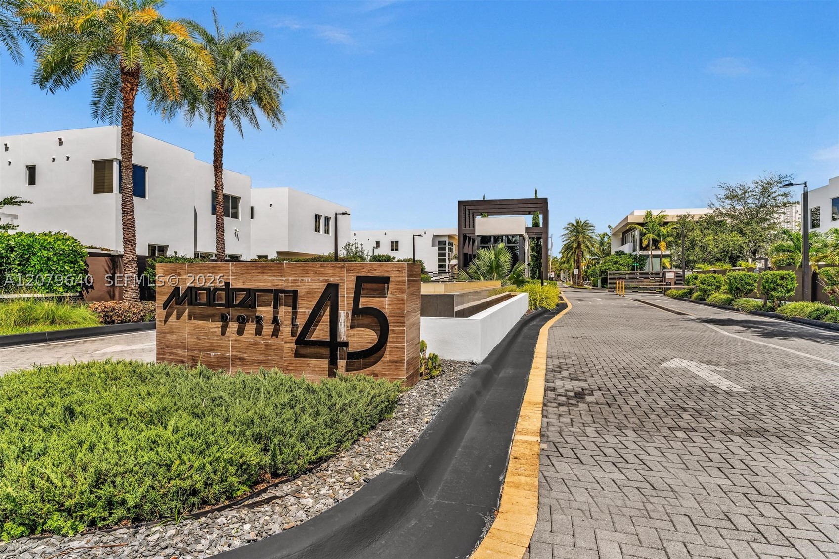 9870 NW 74th Ter, Doral FL 33178