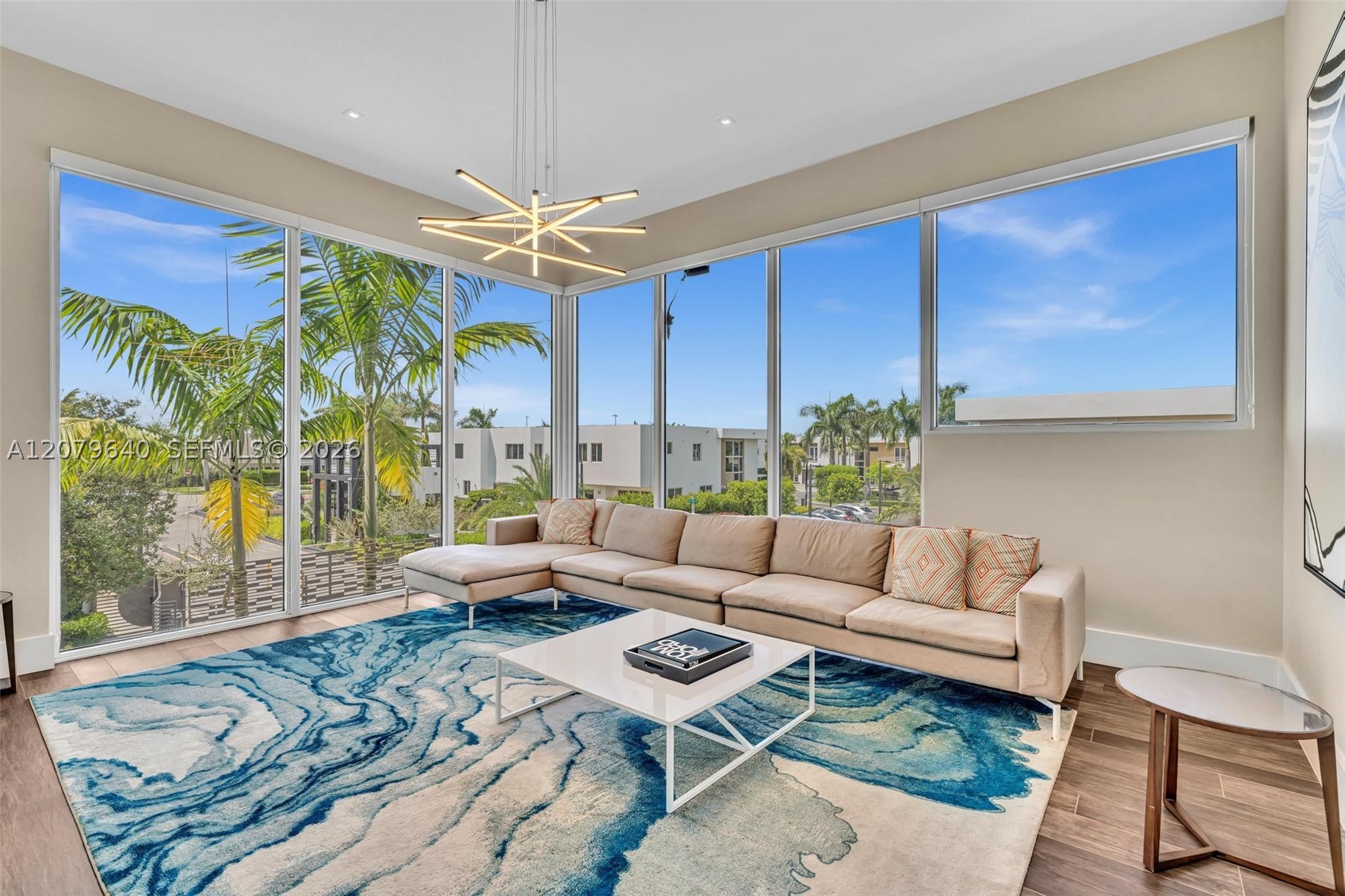 9870 NW 74th Ter, Doral FL 33178