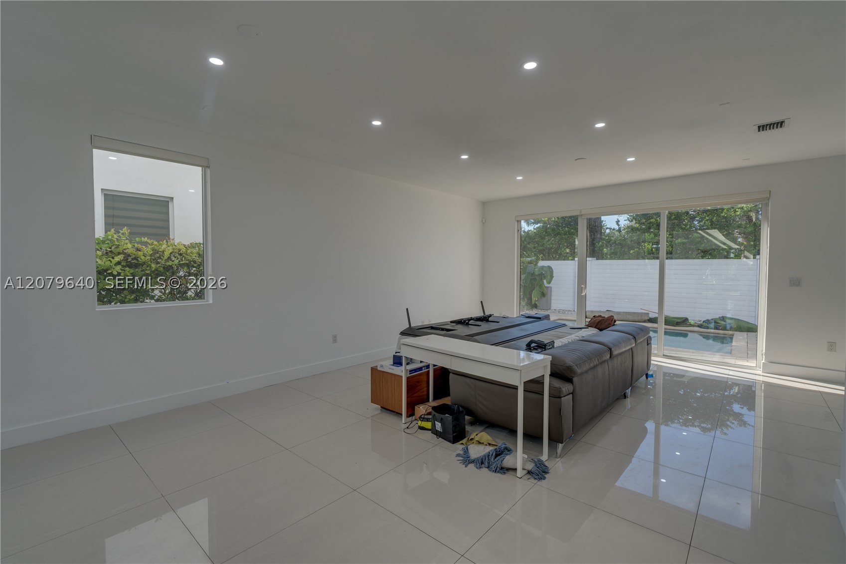 9870 NW 74th Ter, Doral FL 33178
