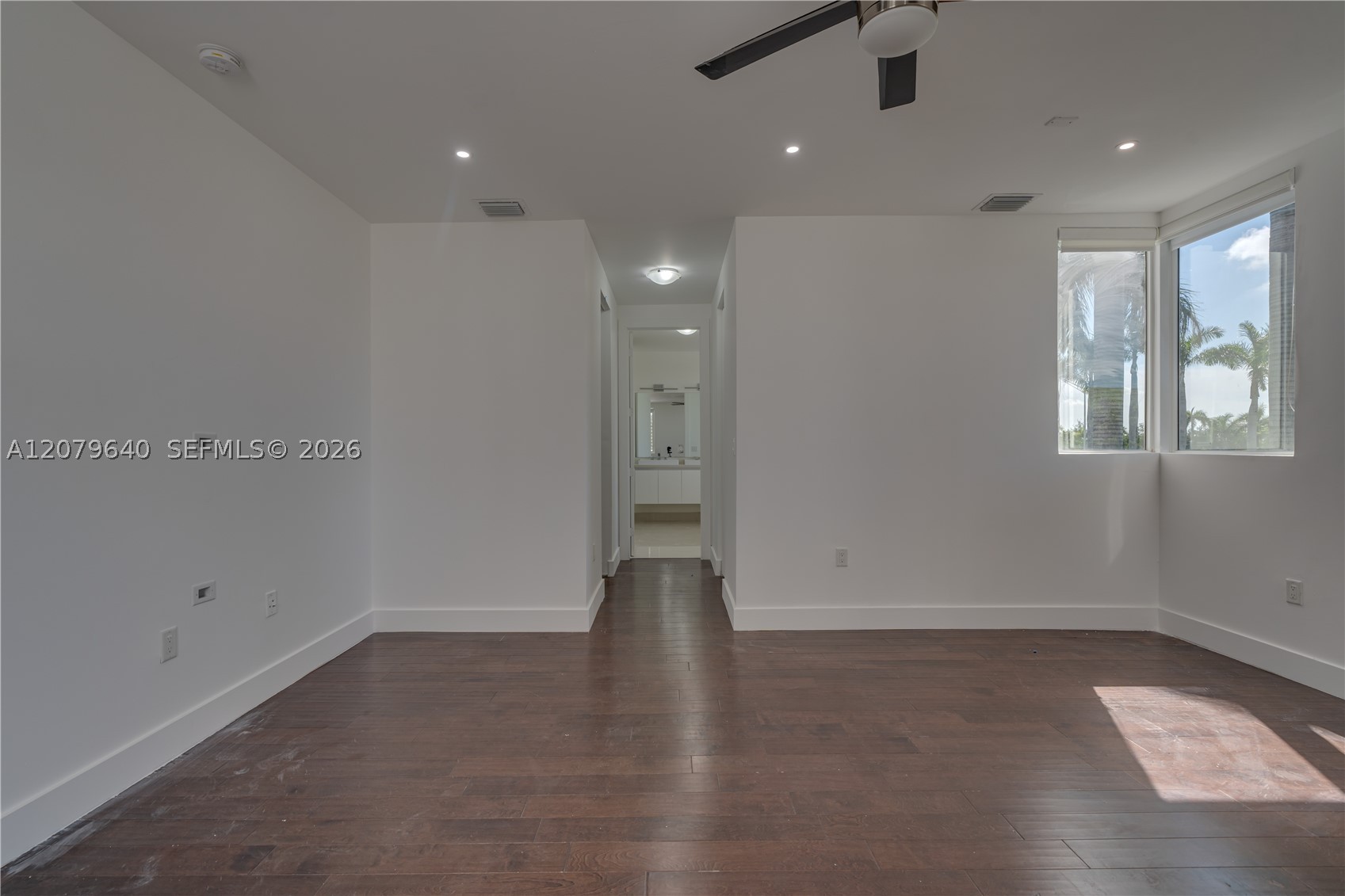 9870 NW 74th Ter, Doral FL 33178
