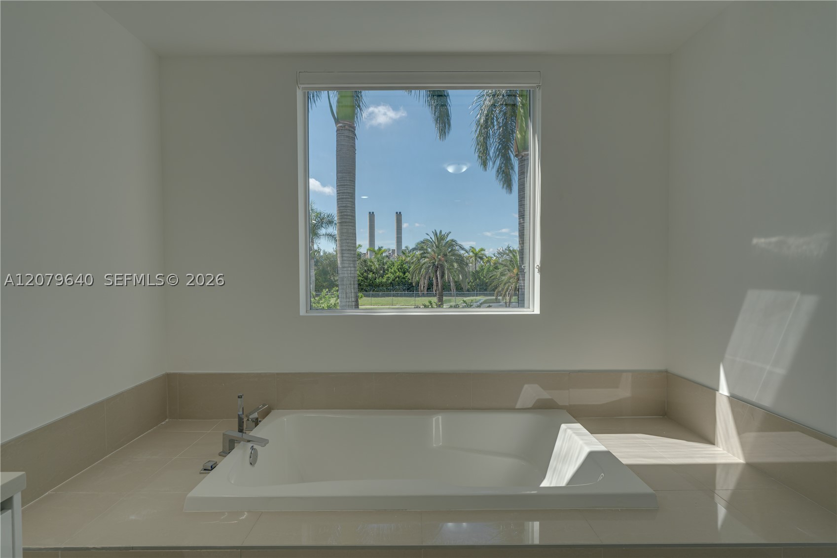 9870 NW 74th Ter, Doral FL 33178