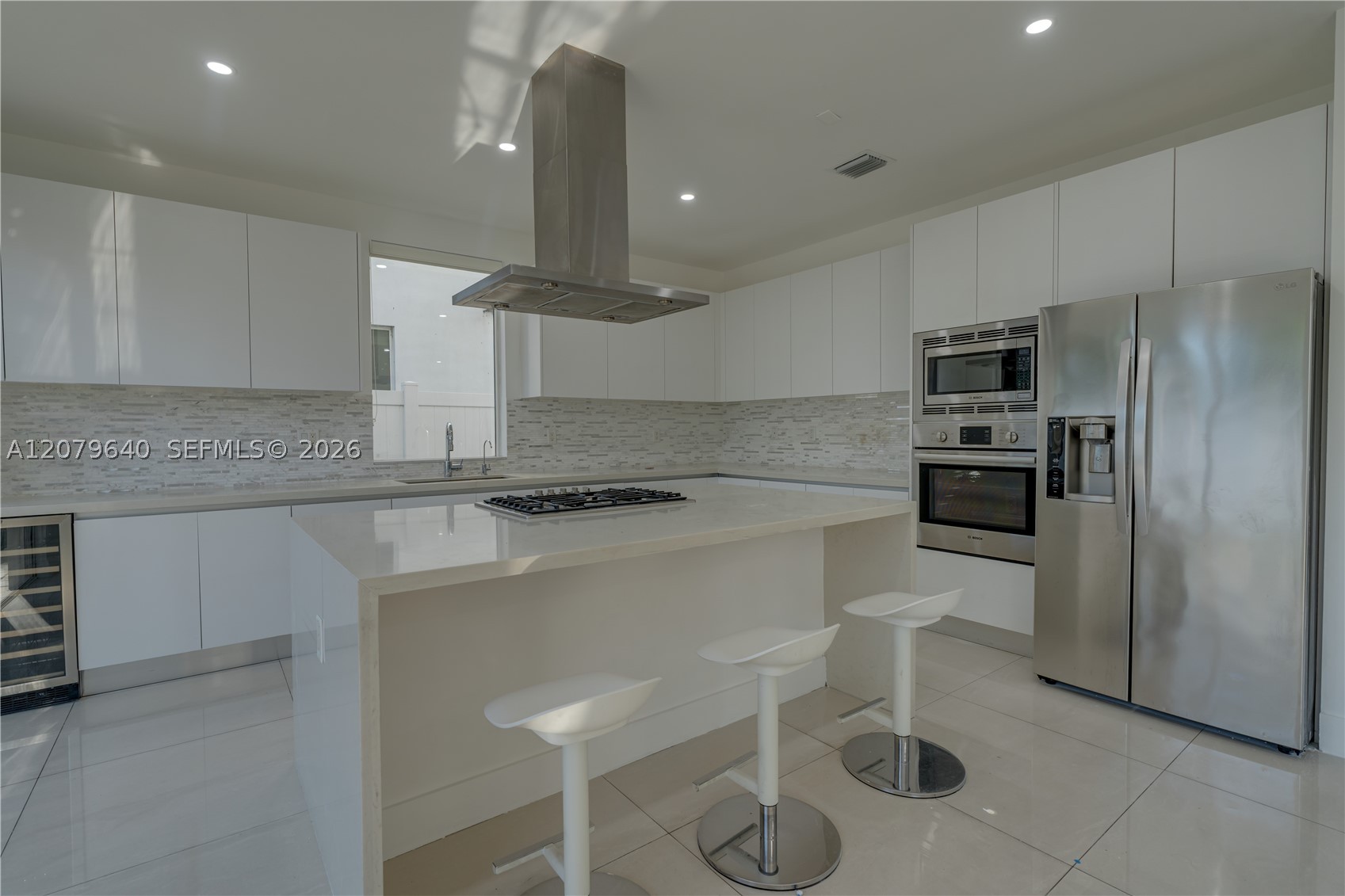 9870 NW 74th Ter, Doral FL 33178