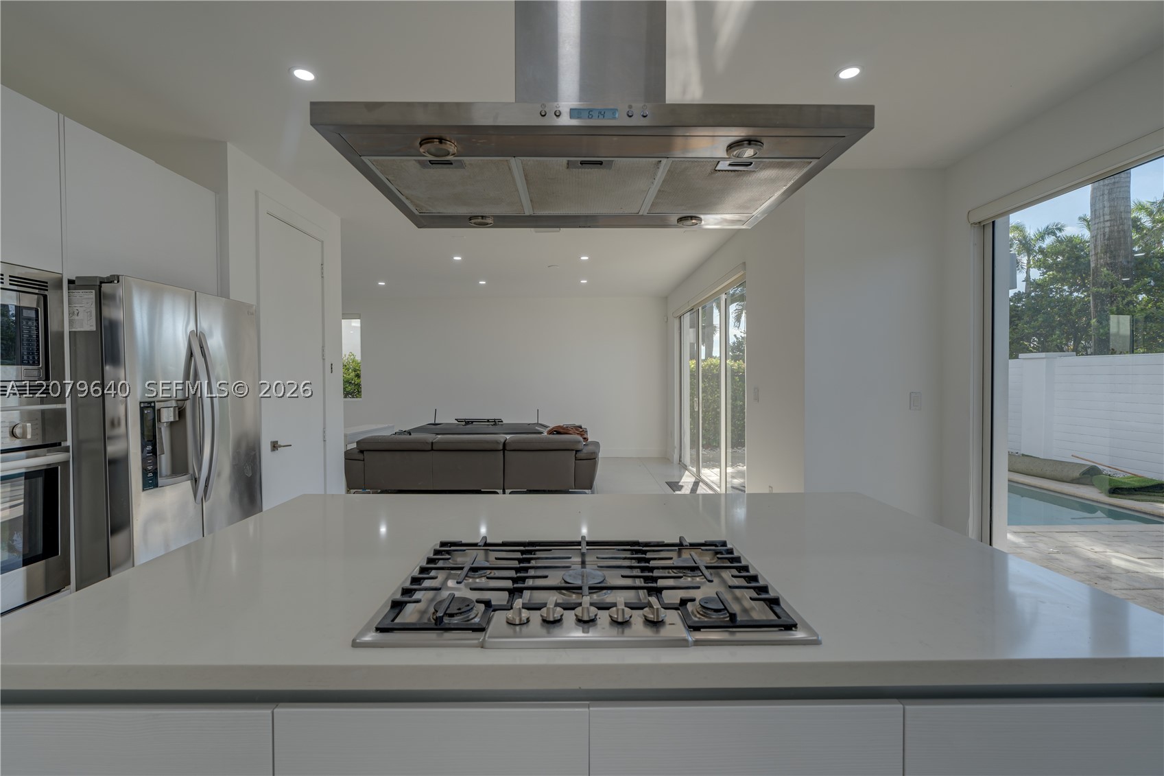9870 NW 74th Ter, Doral FL 33178
