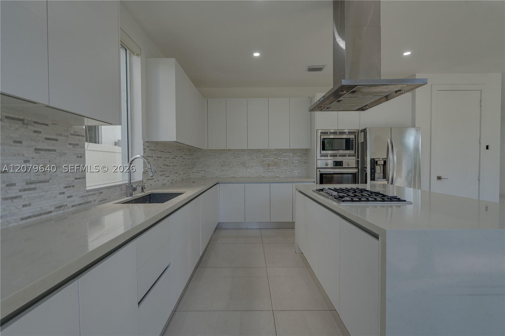 9870 NW 74th Ter, Doral FL 33178