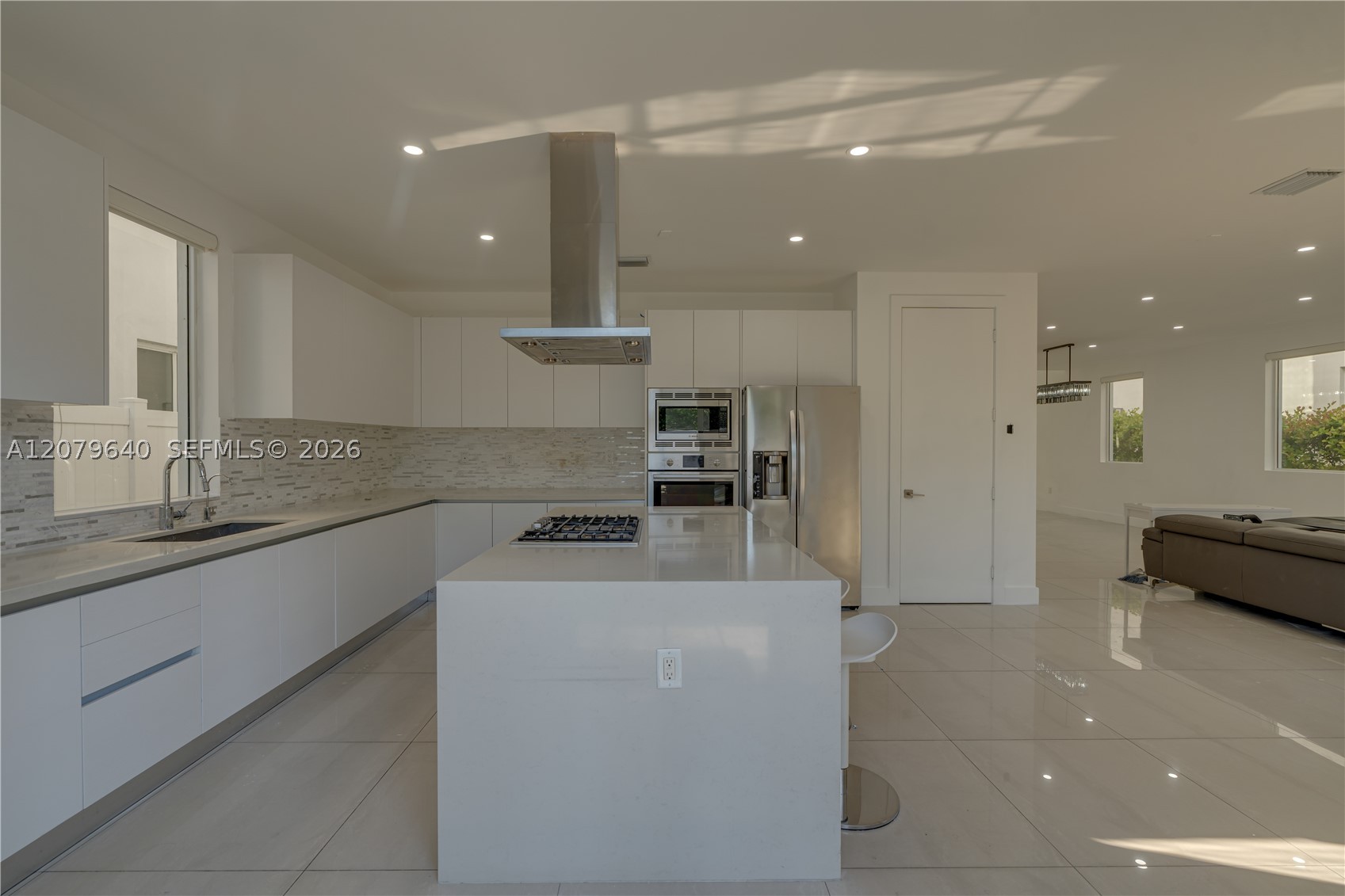 9870 NW 74th Ter, Doral FL 33178