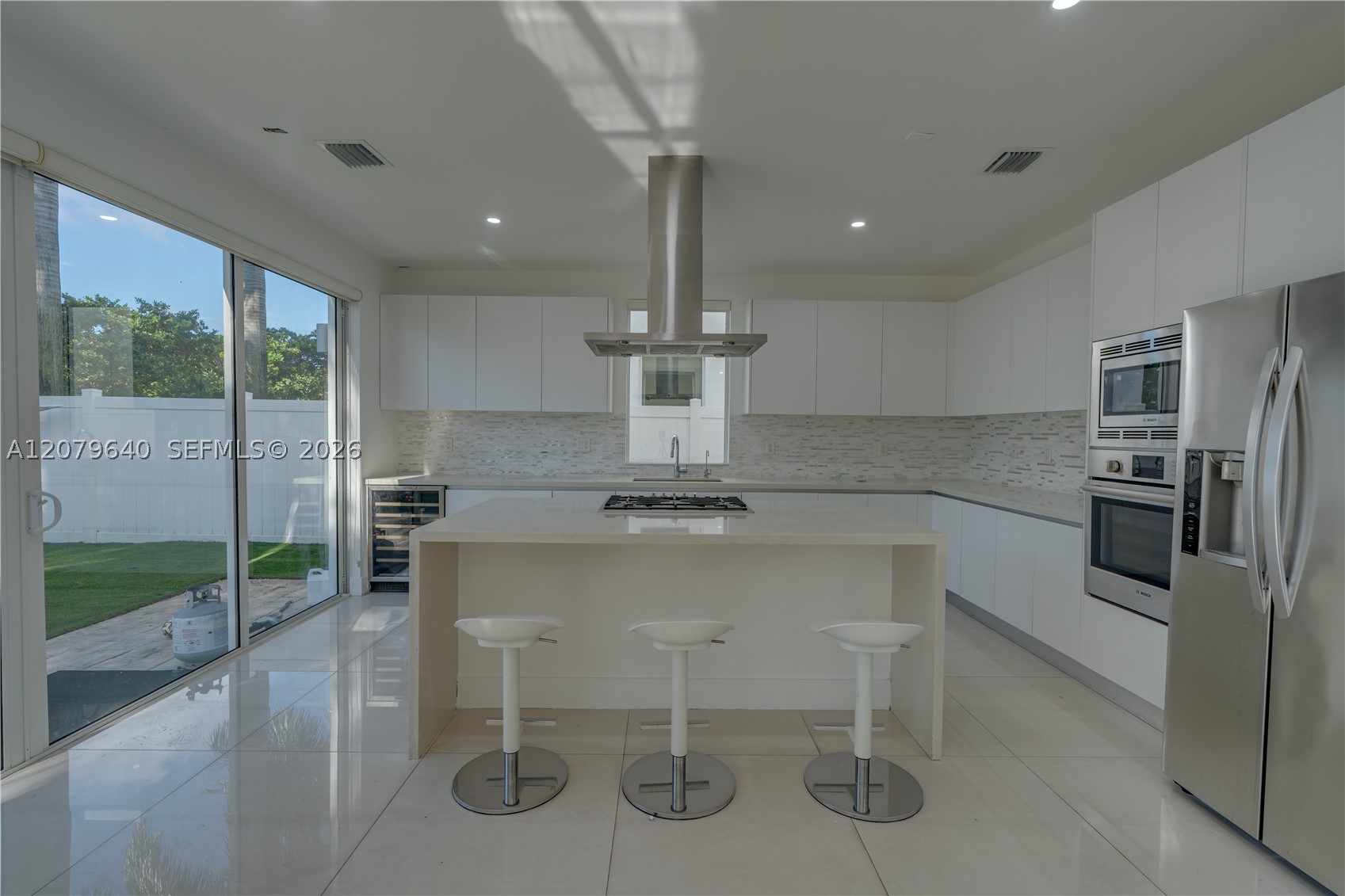 9870 NW 74th Ter, Doral FL 33178