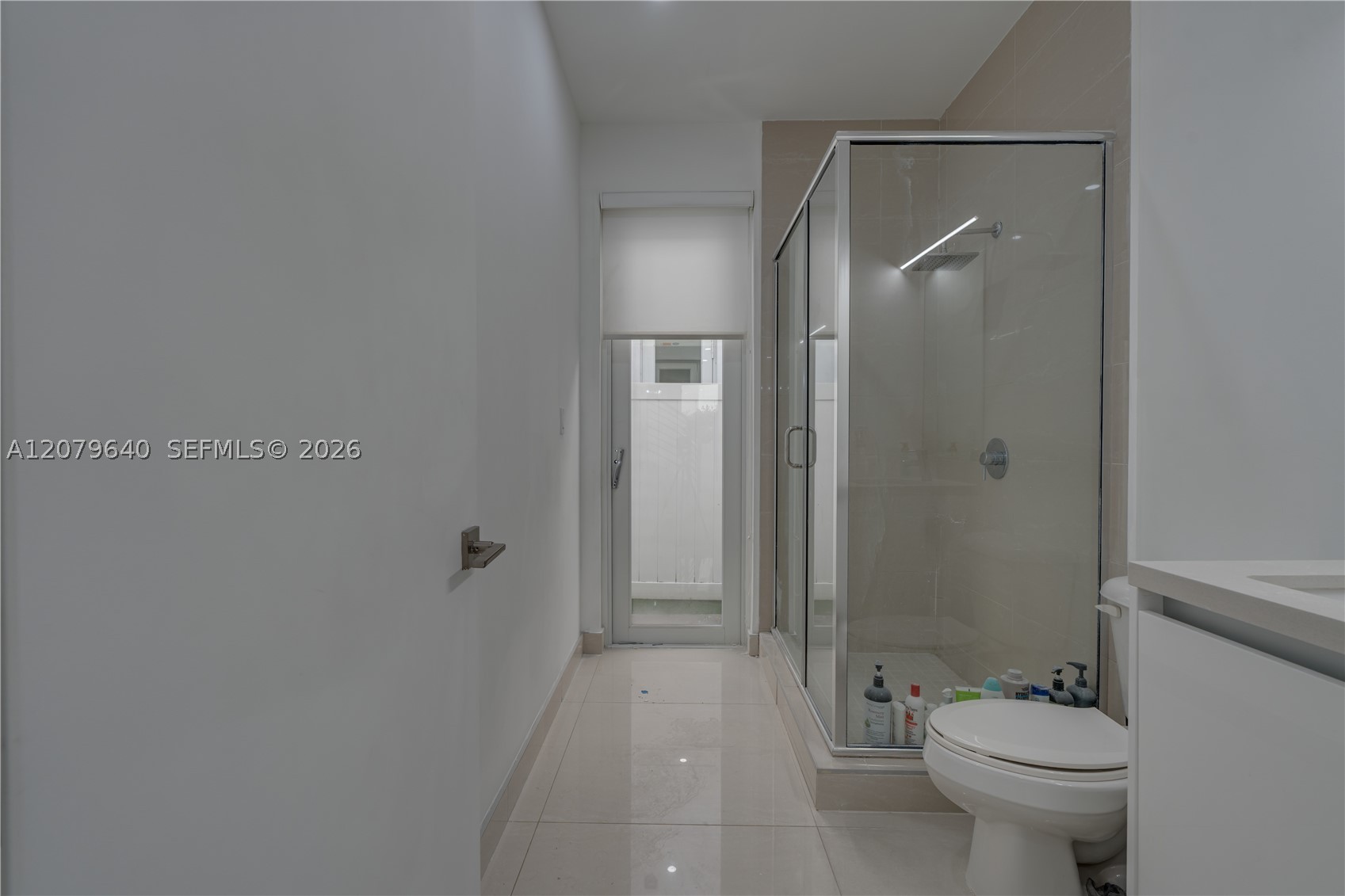 9870 NW 74th Ter, Doral FL 33178