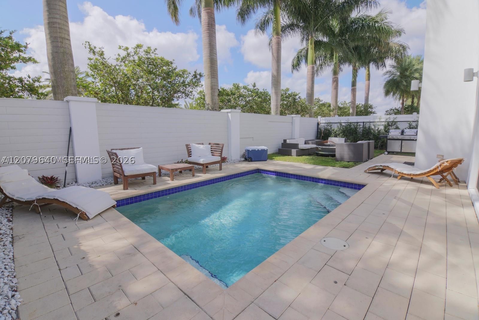 9870 NW 74th Ter, Doral FL 33178