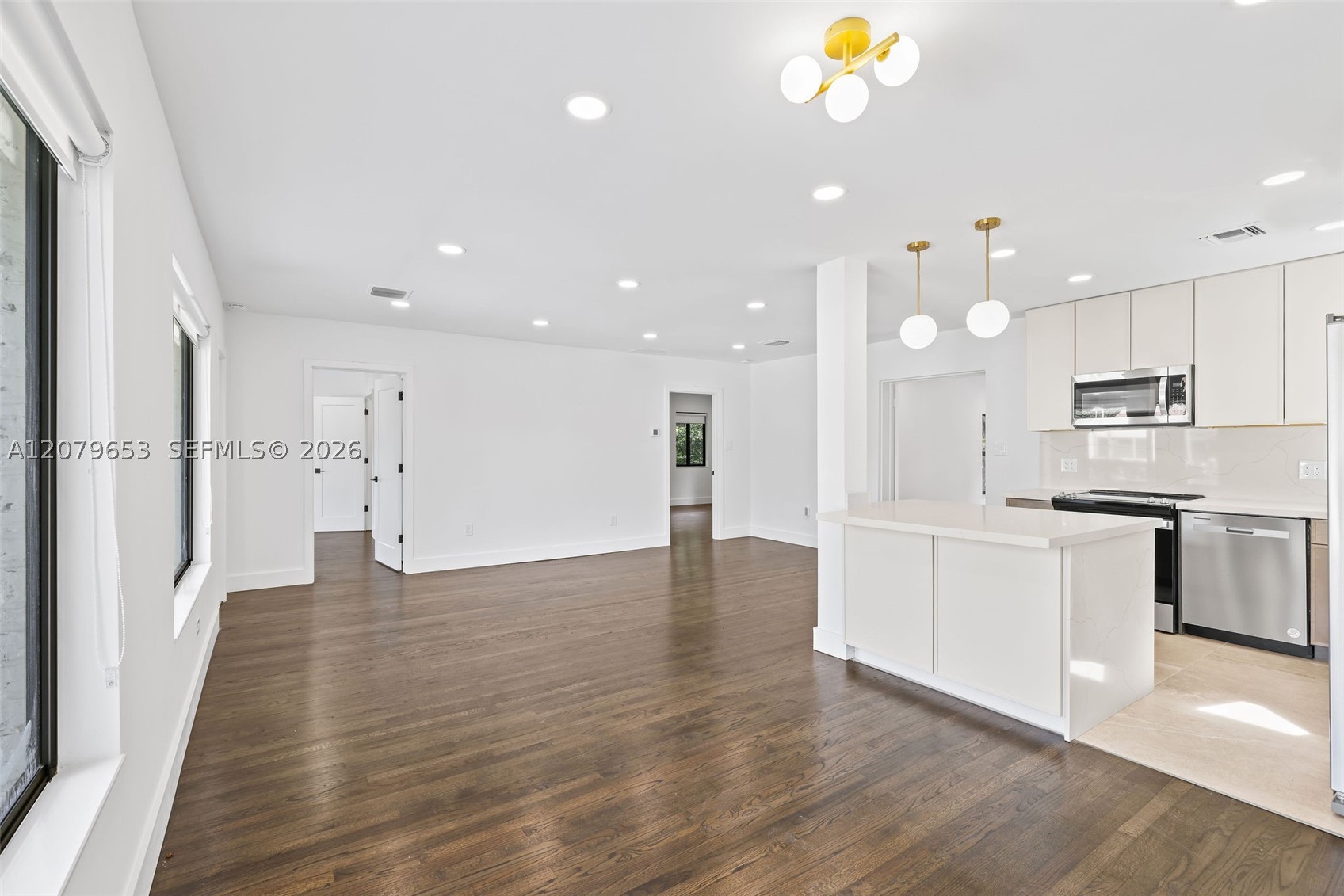 912 NE 82nd St, Miami FL 33138