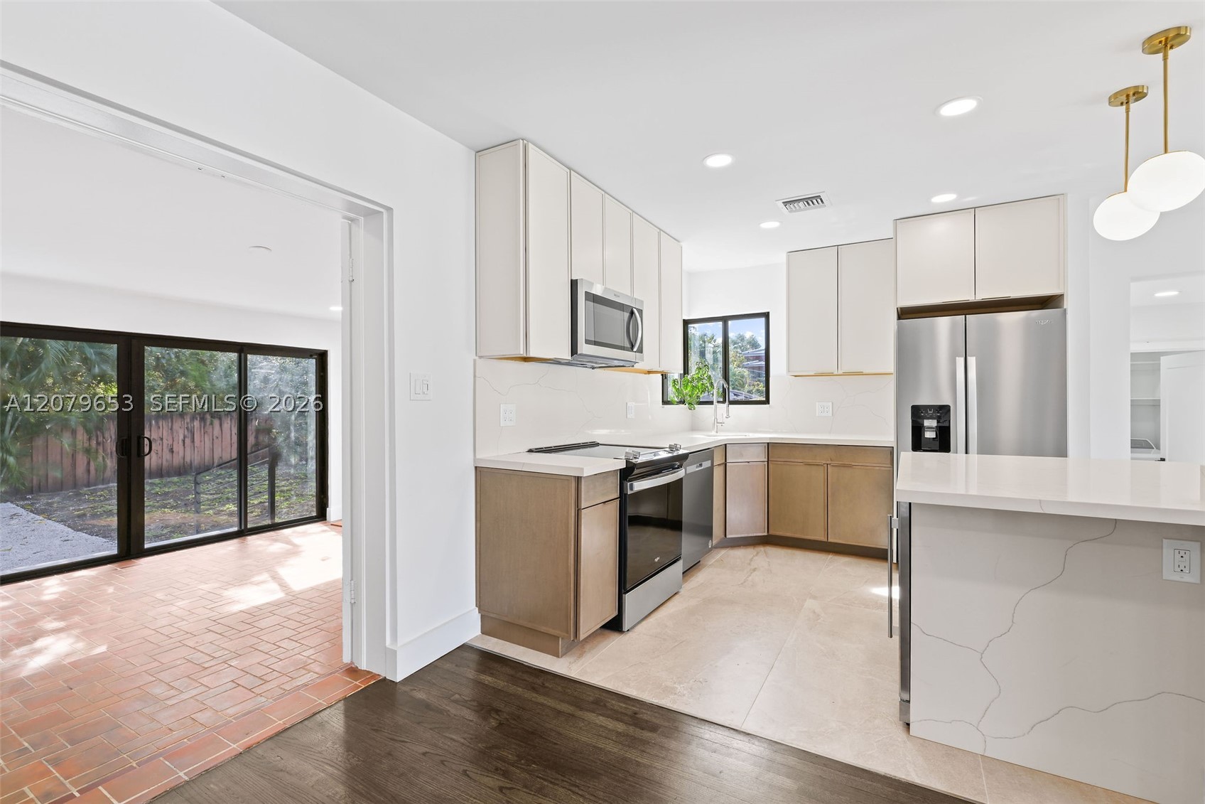 912 NE 82nd St, Miami FL 33138