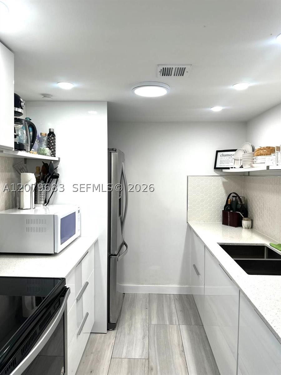 1000 West Ave #PH27, Miami Beach FL 33139