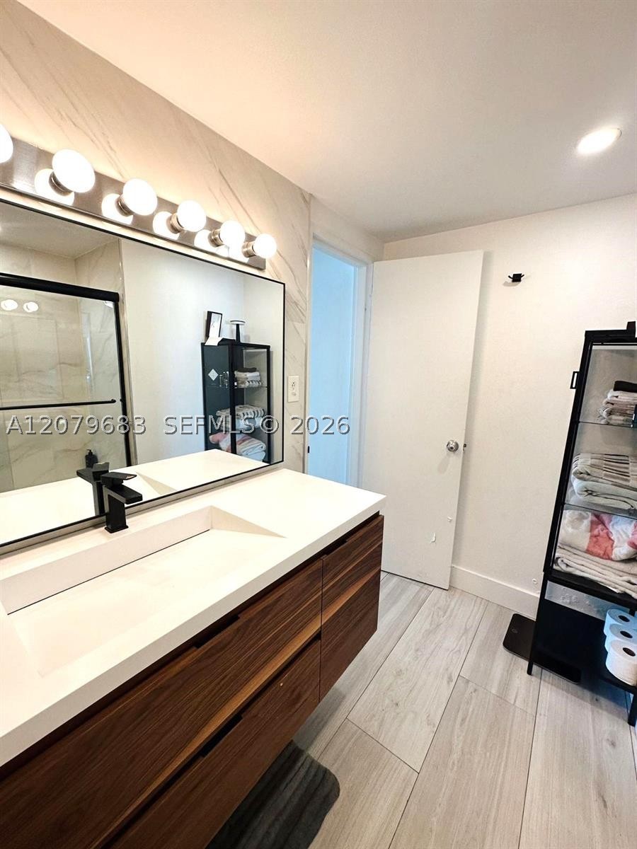 1000 West Ave #PH27, Miami Beach FL 33139