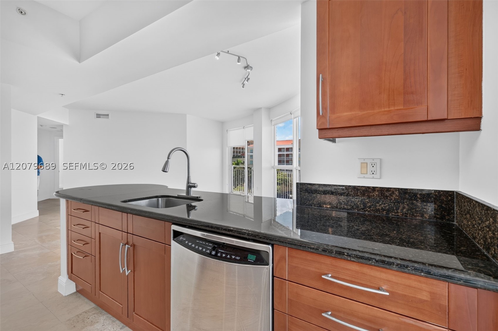 7270 SW 88th St #B403, Miami FL 33156