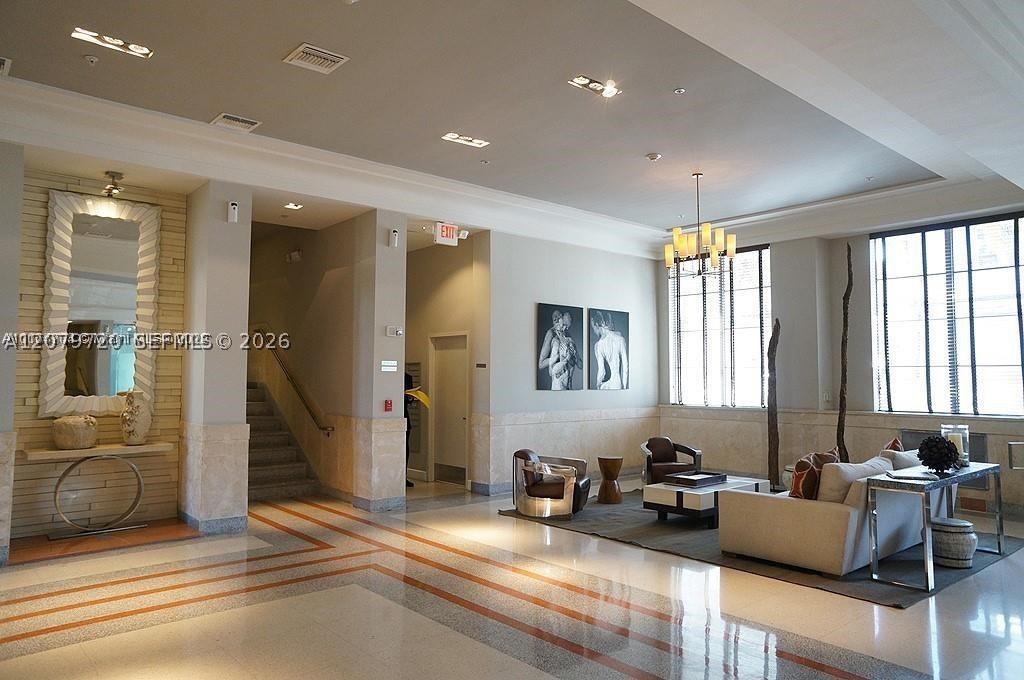 435 21st St #215, Miami Beach FL 33139