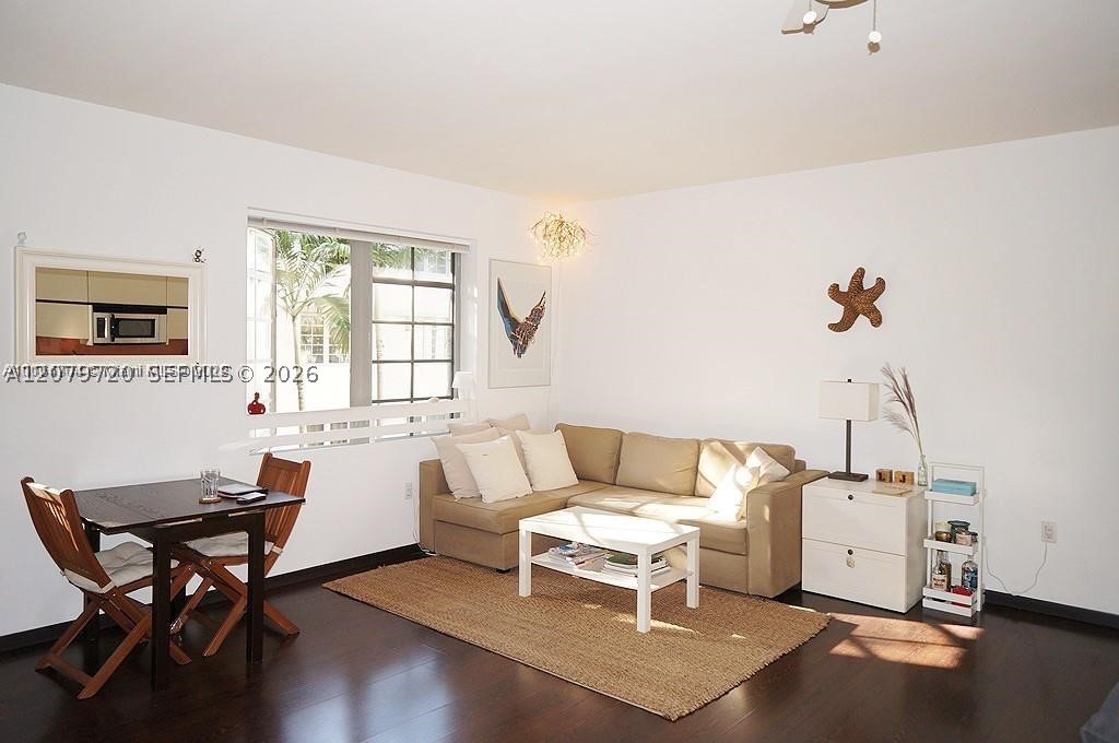 435 21st St #215, Miami Beach FL 33139