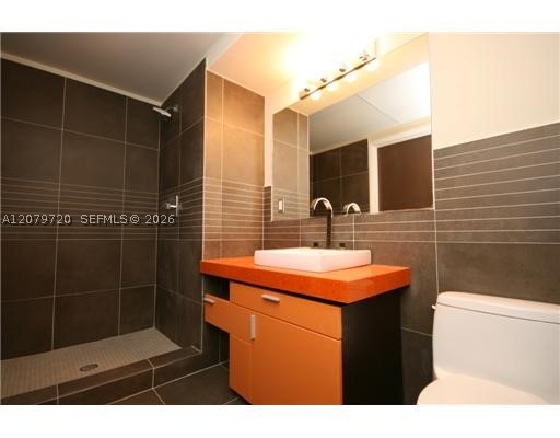 435 21st St #215, Miami Beach FL 33139