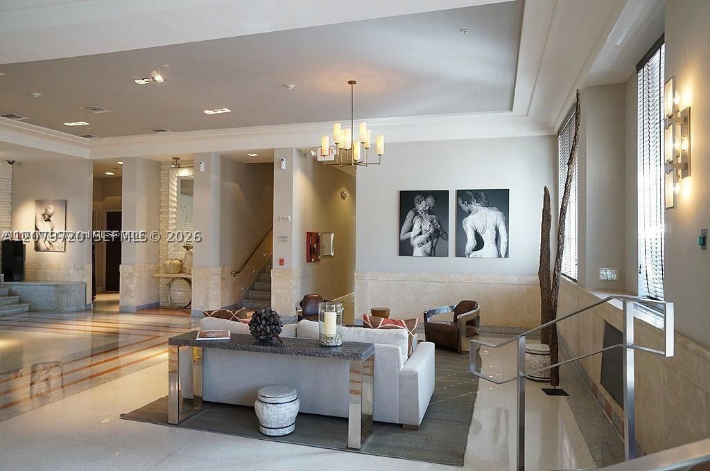 435 21st St #215, Miami Beach FL 33139