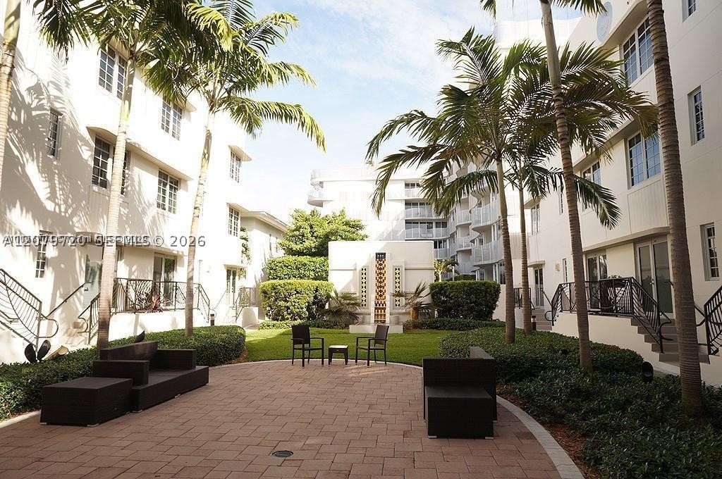 435 21st St #215, Miami Beach FL 33139