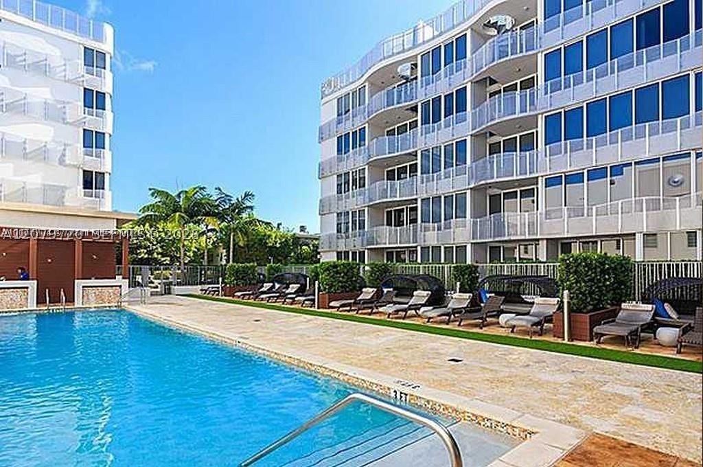 435 21st St #215, Miami Beach FL 33139